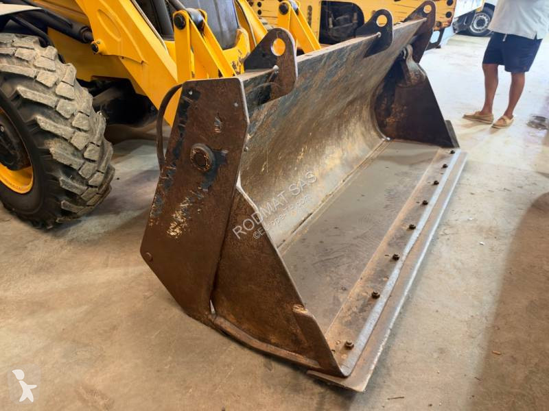 Tractopelle JCB