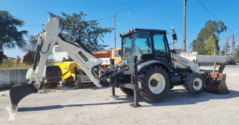 Retroescavadora Terex SX 820