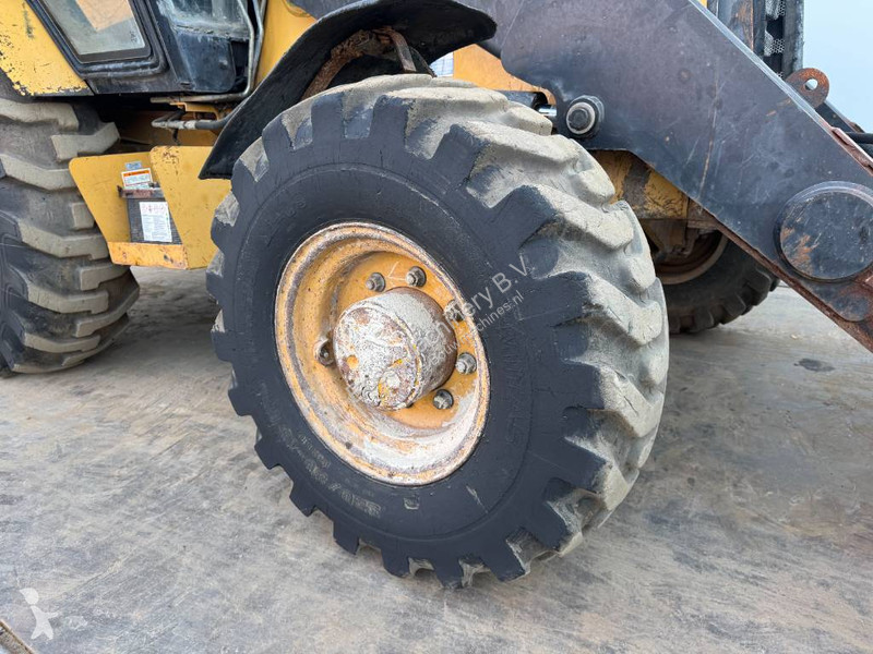 لودر حفار Caterpillar - Telescopic Boom /...