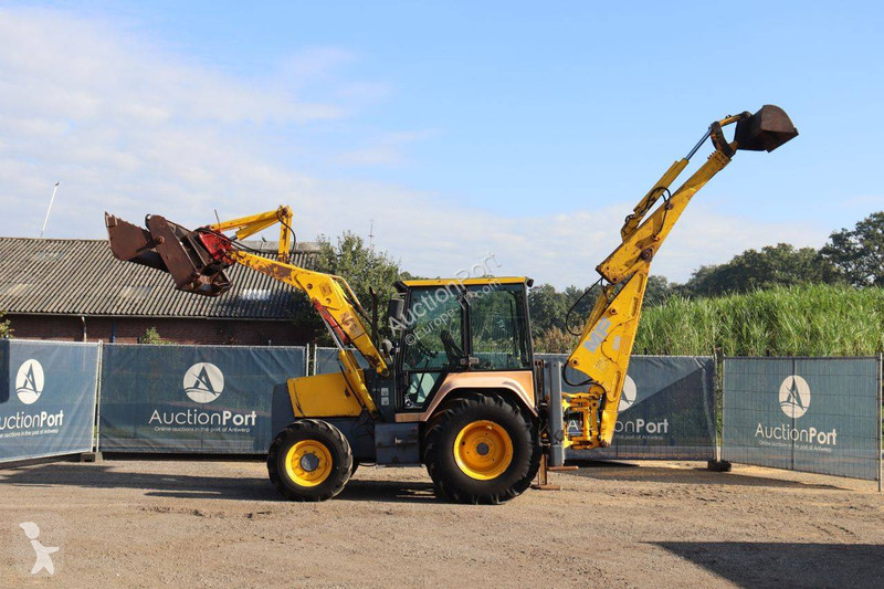 Tractopelle MF Automation 860