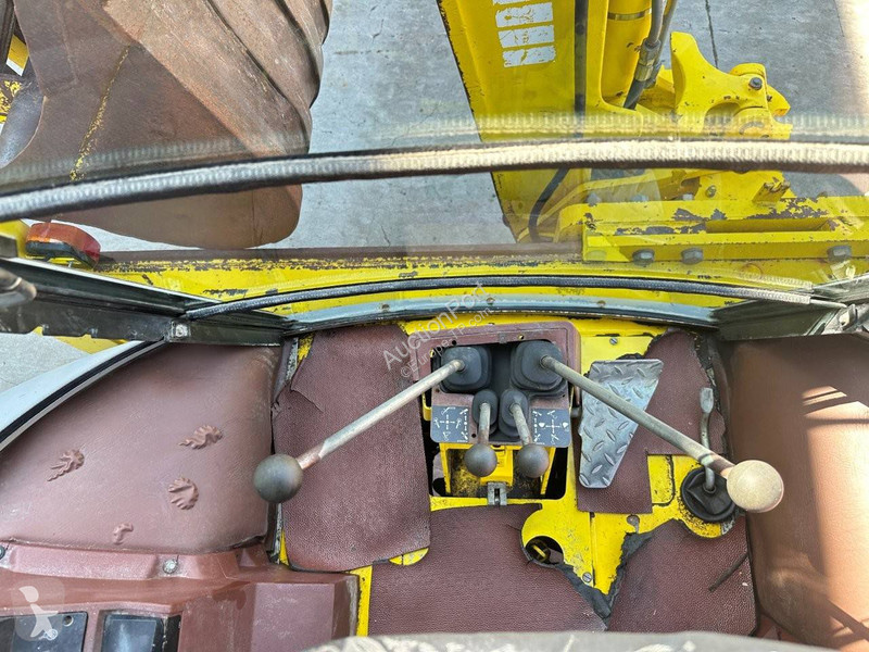 Retroexcavadora Case KT