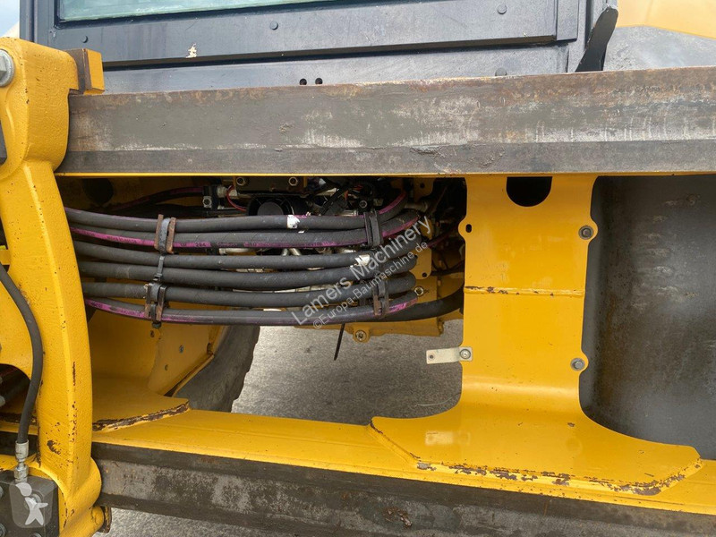 Traktor med grab Caterpillar 2 NVT