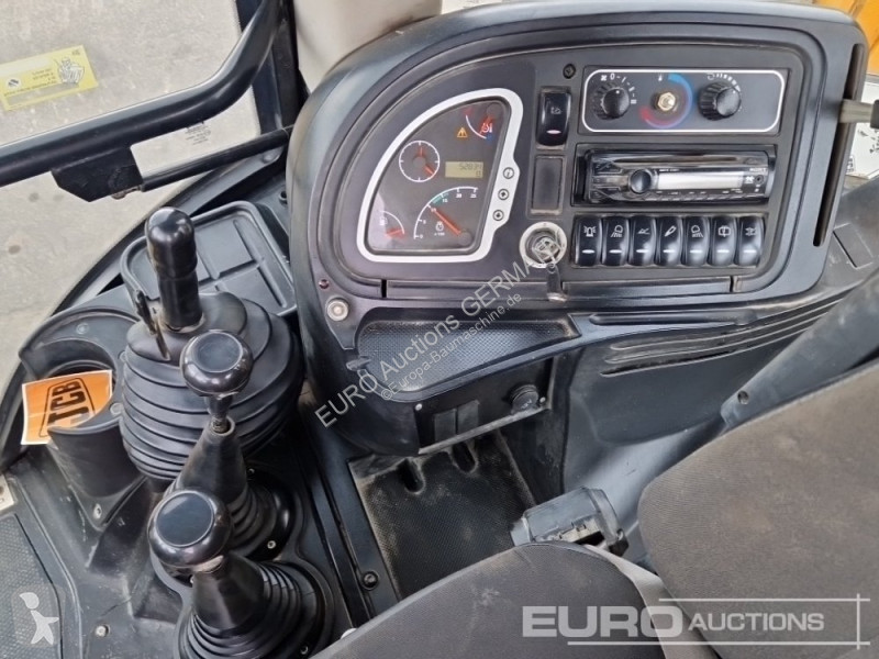 Traktor med grab JCB 3CX 14L4WM