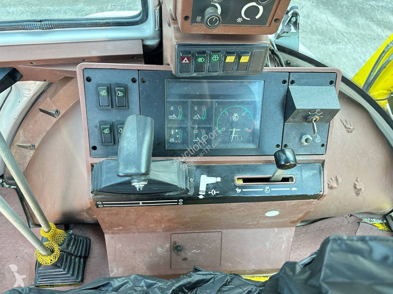 Retroexcavadora Case KT