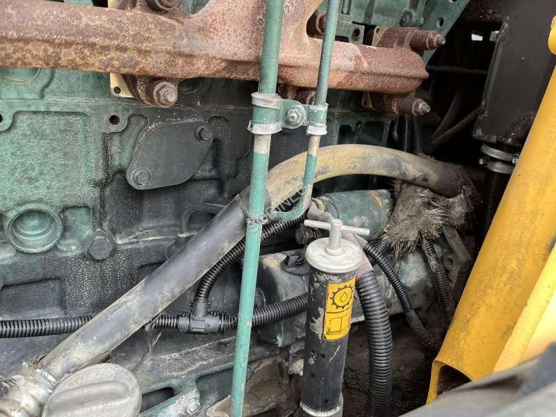 Traktor med grab Volvo + POWERSHIFT