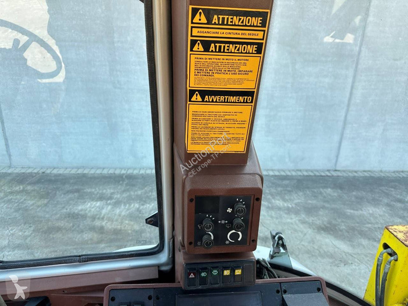 Retroexcavadora Case KT