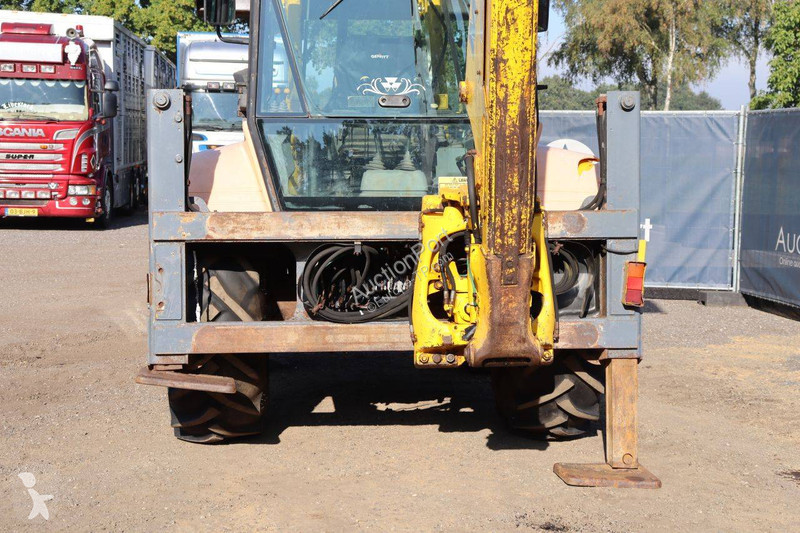 Tractopelle MF Automation 860