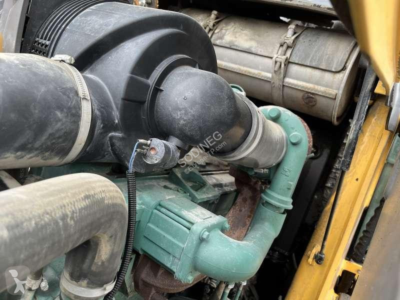 Traktor med grab Volvo + POWERSHIFT