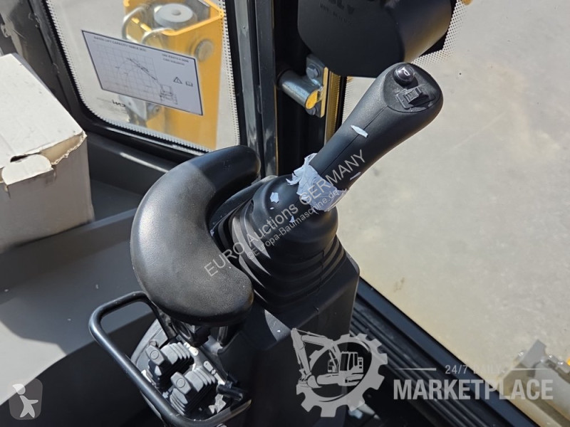 Bagr New Holland C
