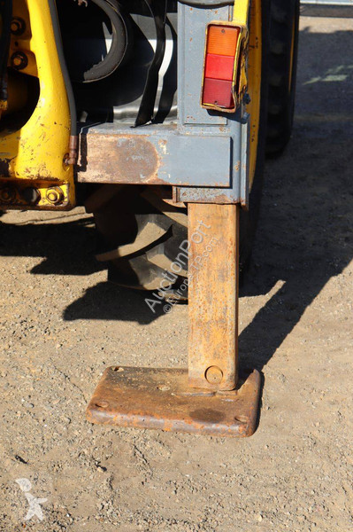 Tractopelle MF Automation 860