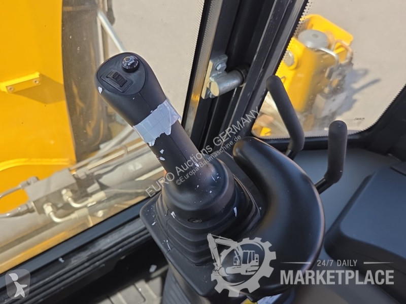 Bagr New Holland C