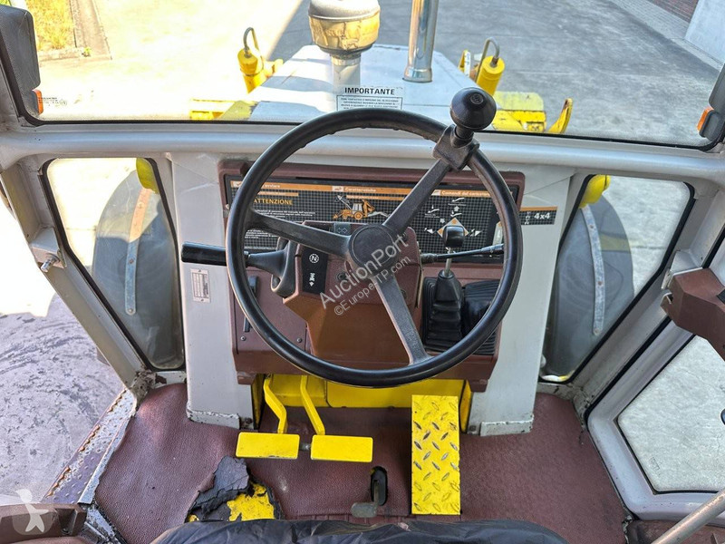 Retroexcavadora Case KT