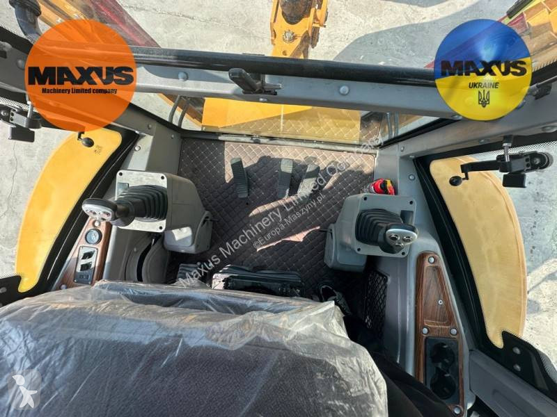 Buldoexcavator Maxus Escavadora Carregadeira...