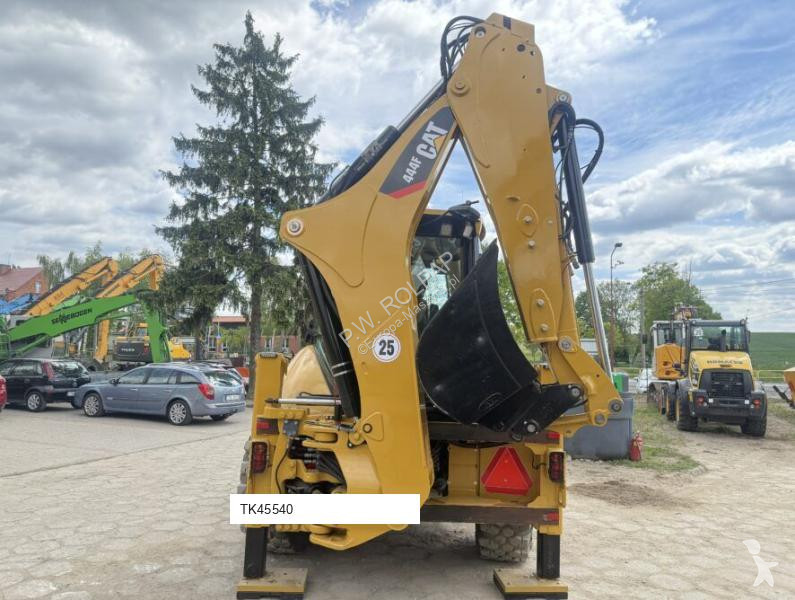 Retroescavadora Caterpillar 444F