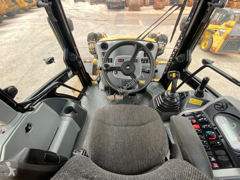 Traktor med grab Caterpillar 2 NVT