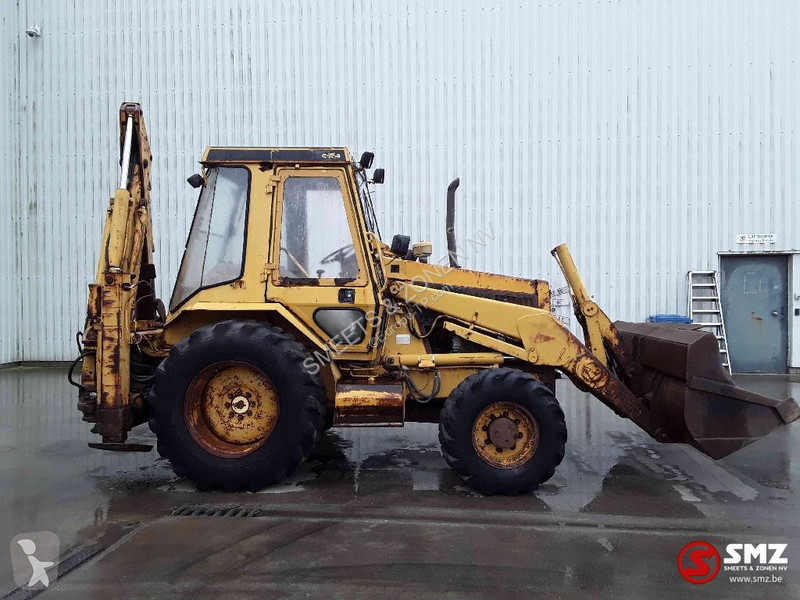 لودر حفار Caterpillar