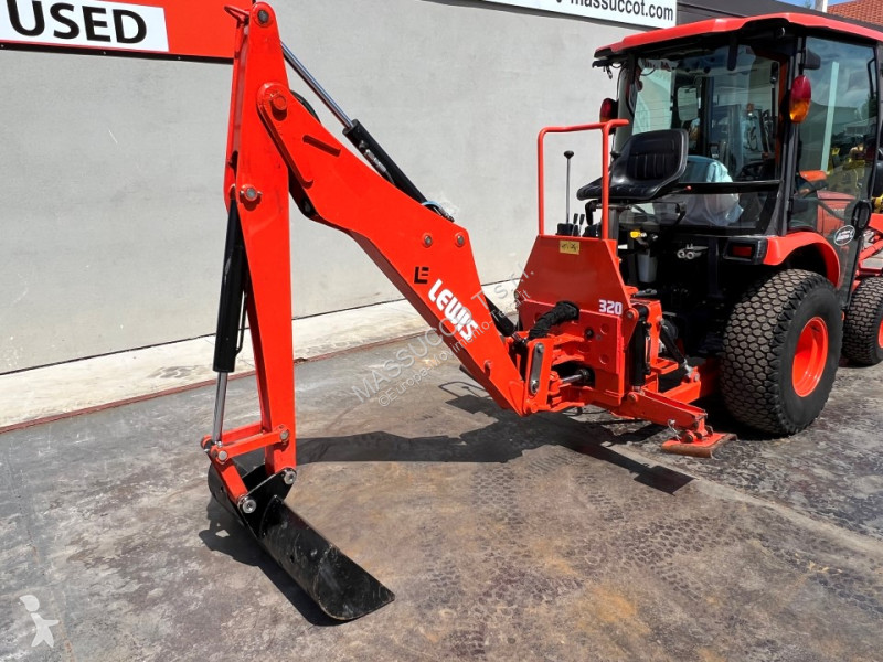 Traktor med grab Kubota B2231