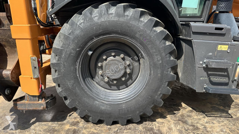 Bagr Case 4x4