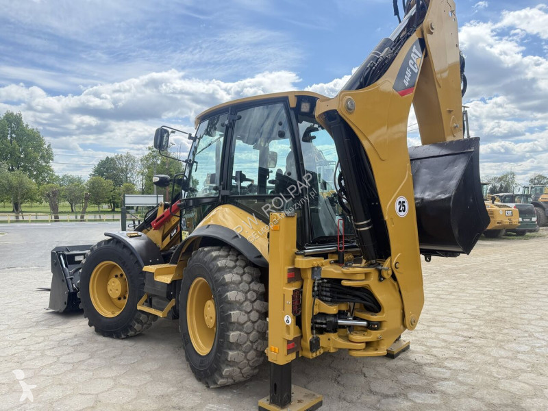 Koparko-ładowarka Caterpillar 444F