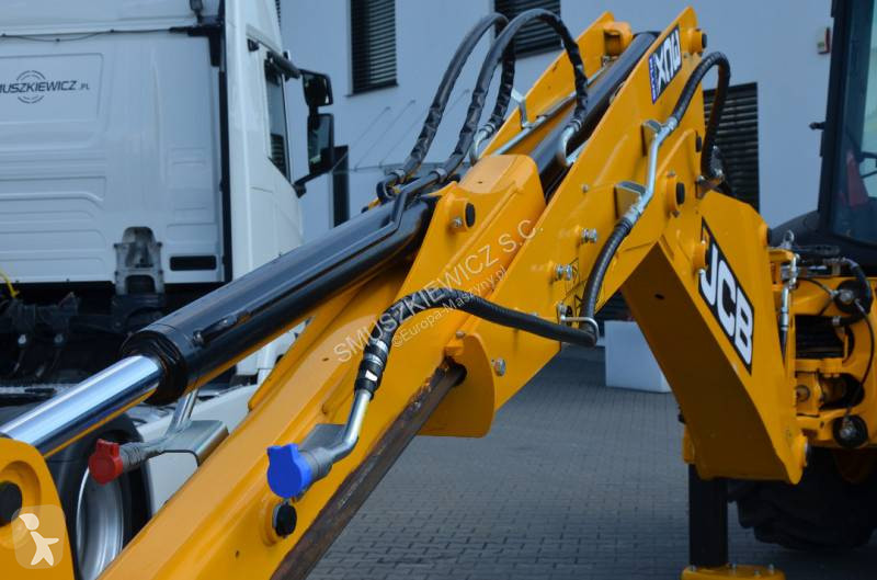 Traktor med grab JCB 2026r / SILNIK 4,8L 109km...