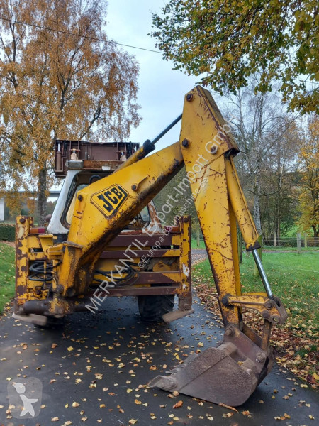 Rýpadlo-nakladač JCB  3d 2