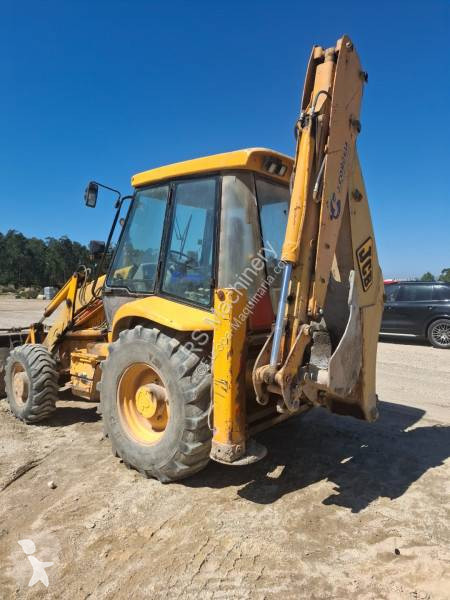 Екскаватор навантажувач JCB