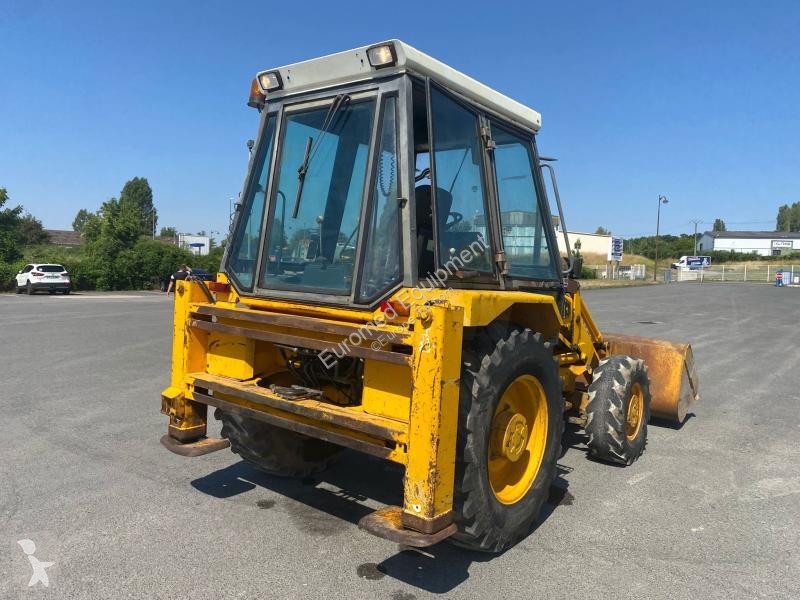 Tractopelle JCB