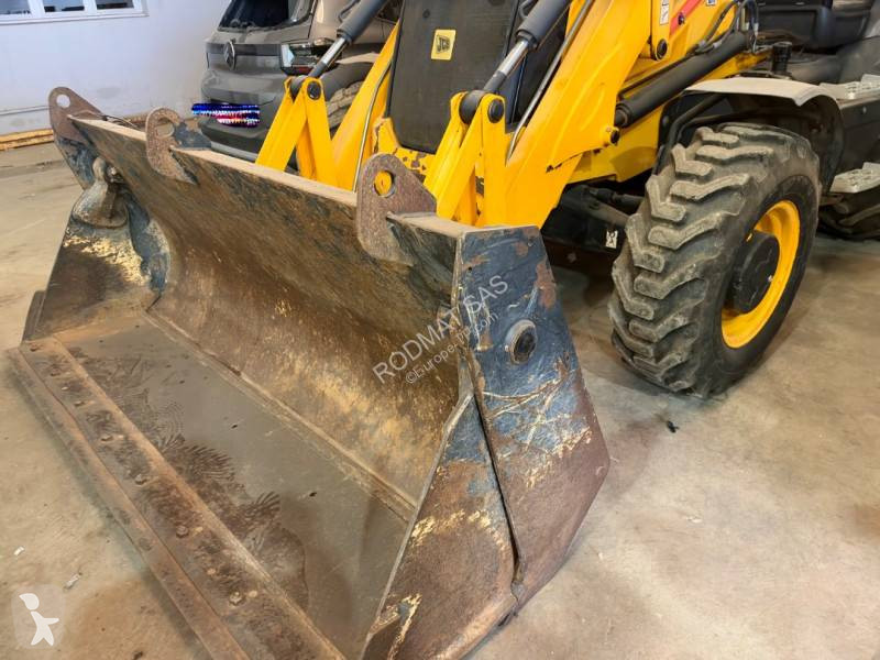 Tractopelle JCB