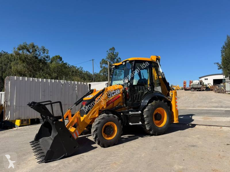 Buldoexcavator JCB