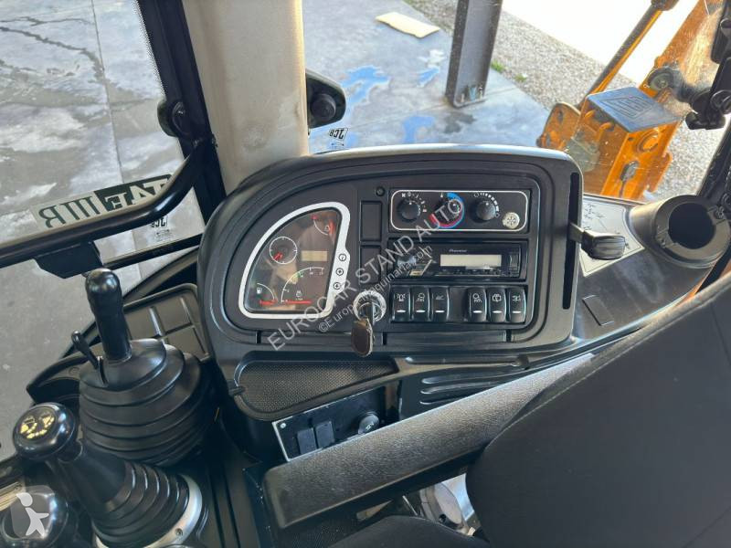 Retroescavadora JCB