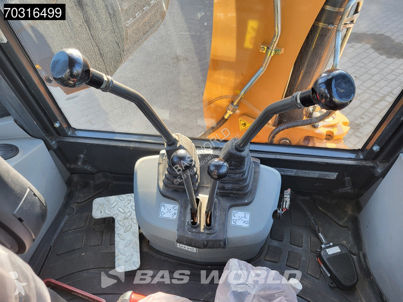 Bagr Case 570SV 4WD - A/C - 4-1 Bucket -...
