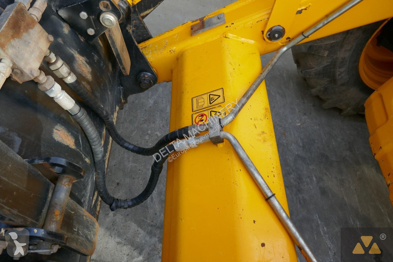 Traktor med grab JCB PRO