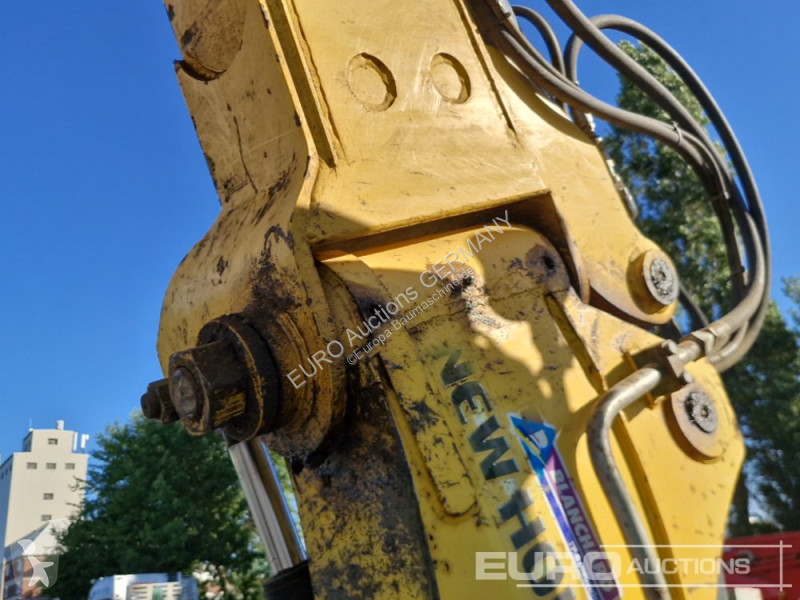 Bagr New Holland