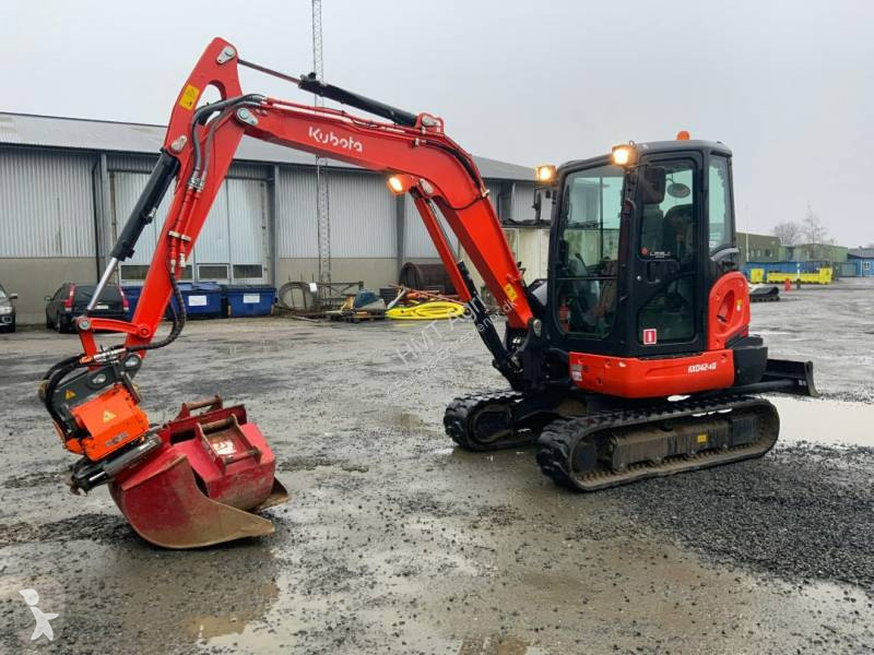 Retroescavadora Kubota KX042-4