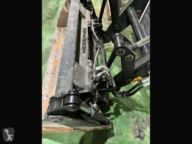Traktor med grab Hidromek
