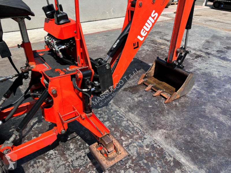 Экскаватор-погрузчик Kubota  B2231 4x4 CON...