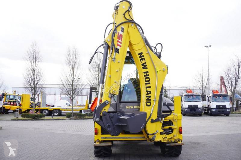Buldoexcavator New Holland
