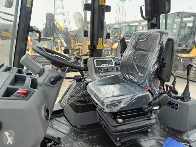 Traktor med grab XCMG XC8-S2570