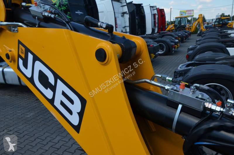 Traktor med grab JCB 2026r / SILNIK 4,8L 109km...