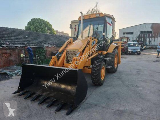 Rýpadlo-nakladač JCB 3CX