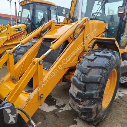 Rýpadlo-nakladač JCB 4CX