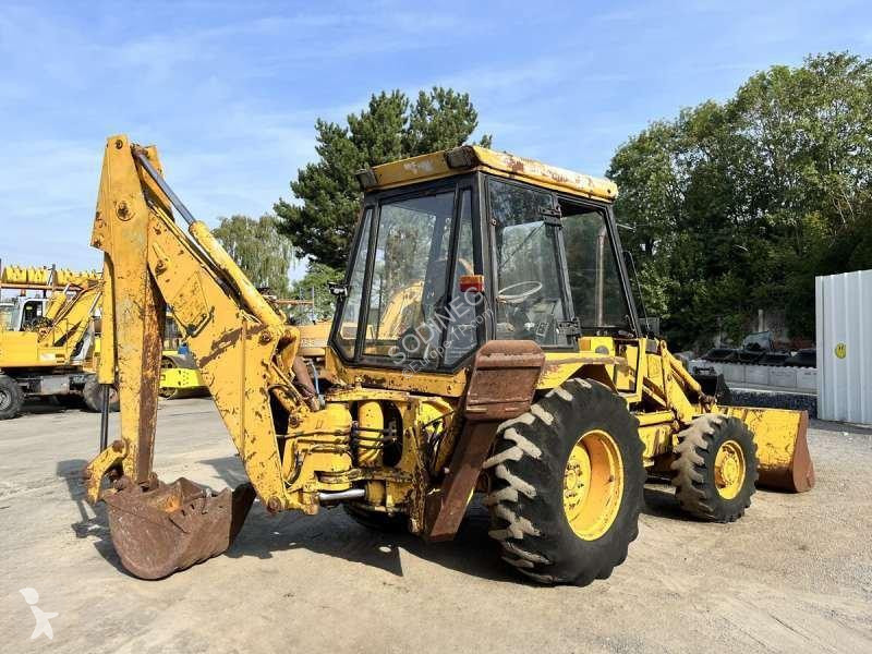 Rýpadlo-nakladač JCB - 4X4