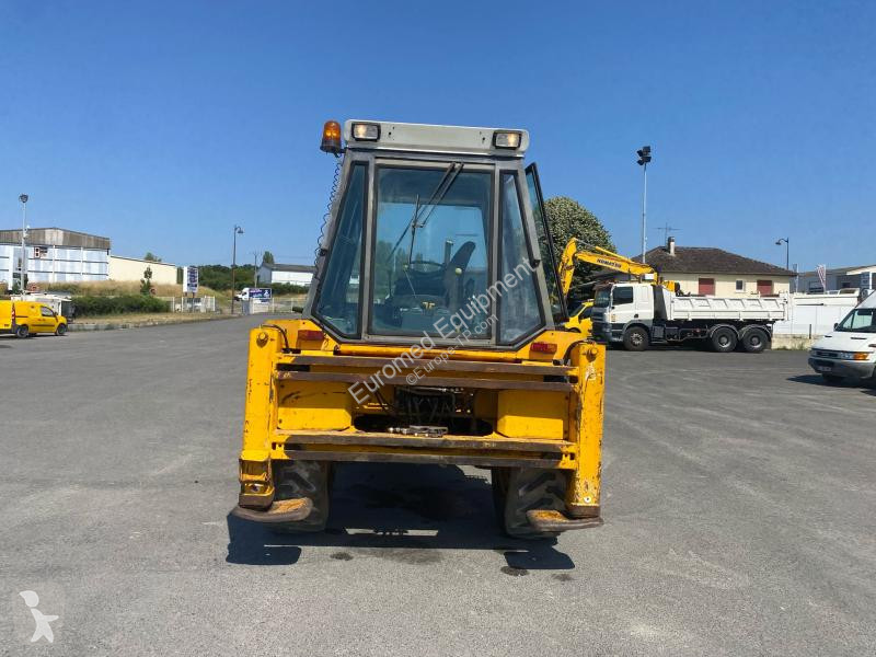 Tractopelle JCB