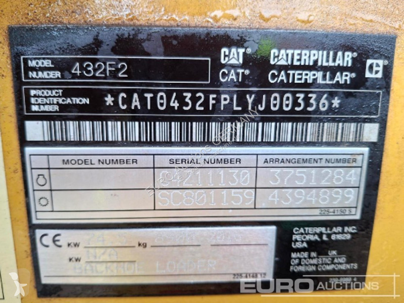 Buldoexcavator Caterpillar 2