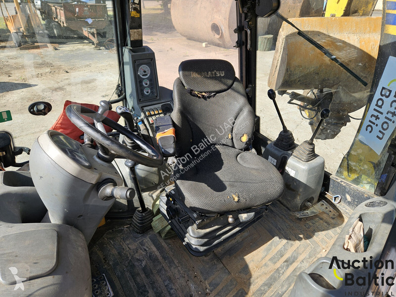 لودر حفار Komatsu E0