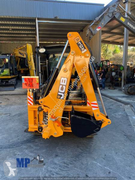 Retroescavadora JCB