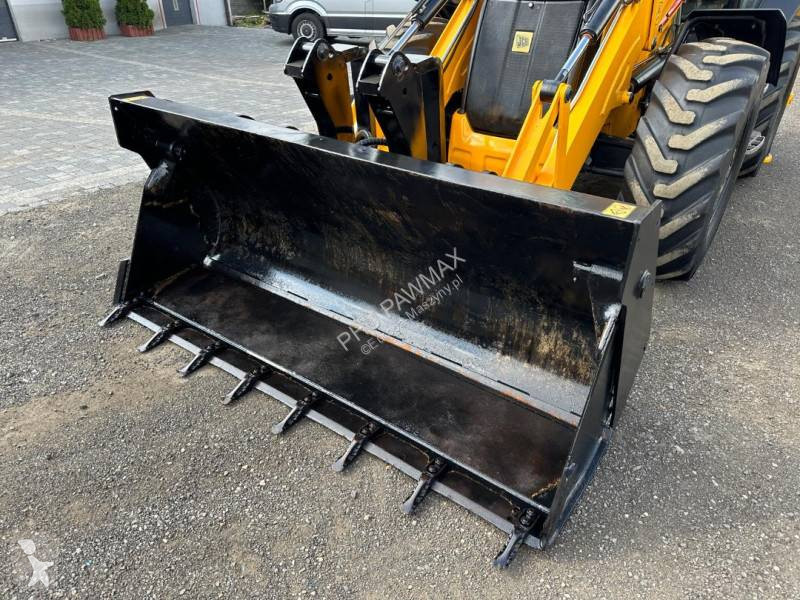 Buldoexcavator JCB