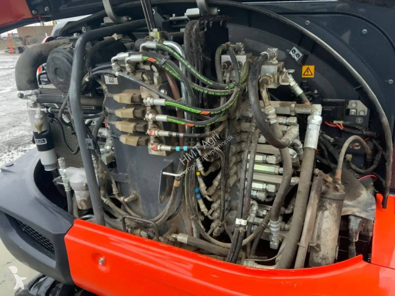 Retroescavadora Kubota KX042-4