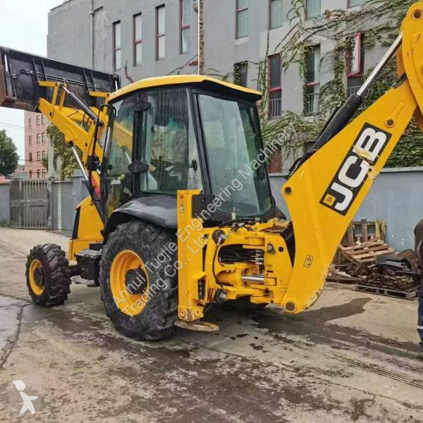 Tractopelle JCB