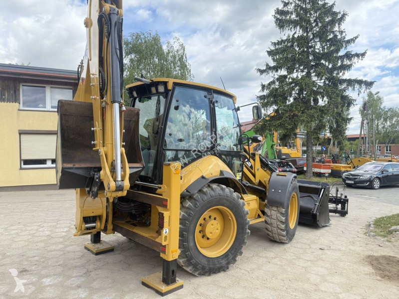 Koparko-ładowarka Caterpillar 444F